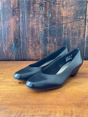 NWOB Black Soft Style Pumps Women’s Size 8